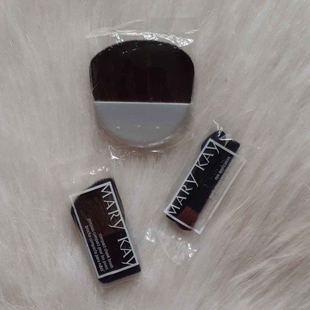 Mary Kay cheek & eye brush - 3pc
